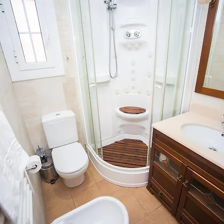 Splendid Gaudi Mercat Del Ninot Apartment Barcelona
